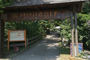 Eingang Minigolf in Dierdorf