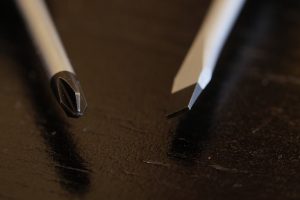 Schraubenzieher auf Tisch